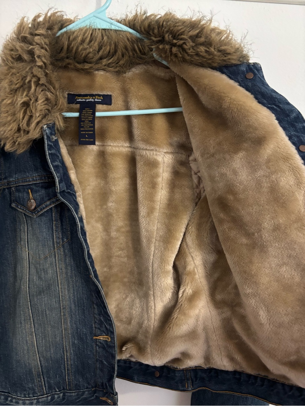 Abercrombie & Fitch Blue Denim Jacket with Faux Fur Collar - Picture 4 of 6